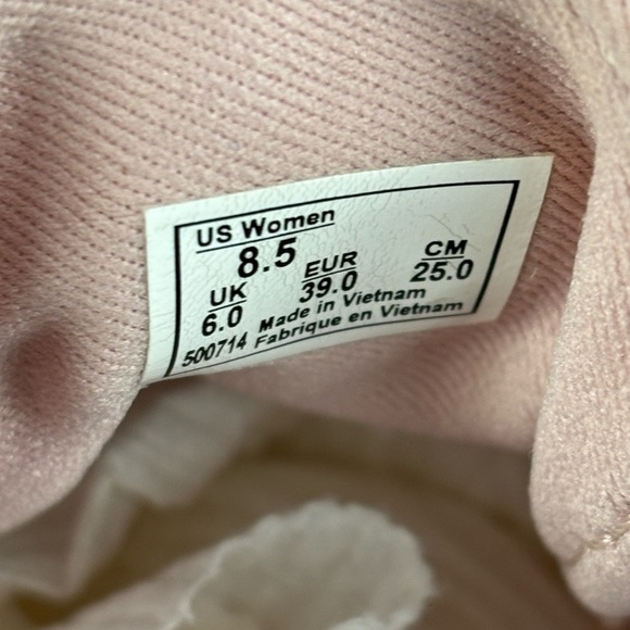 VANS CLASSIC LOWTOPS,  WOMANS SIZE 8.5 GUC - Picture 11 of 11